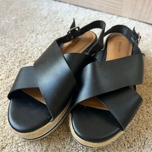 Women’s platform sandal